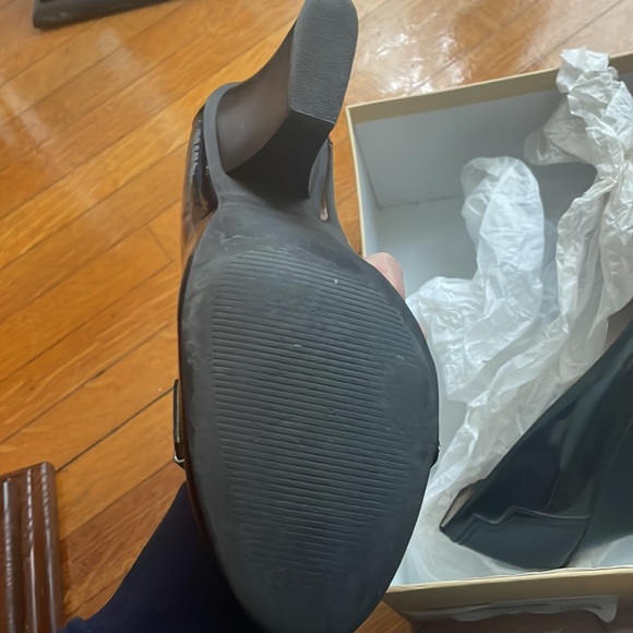 EUC Michael Kors Lattington Pump (black patent finish) - original box - Picture 12 of 12